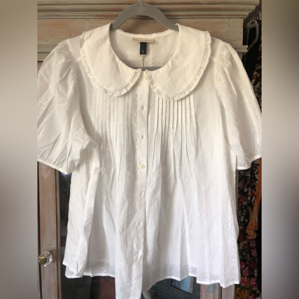 ISO Universal Threads Target Peter Pan Collar Blouse *NOT FOR SALE*